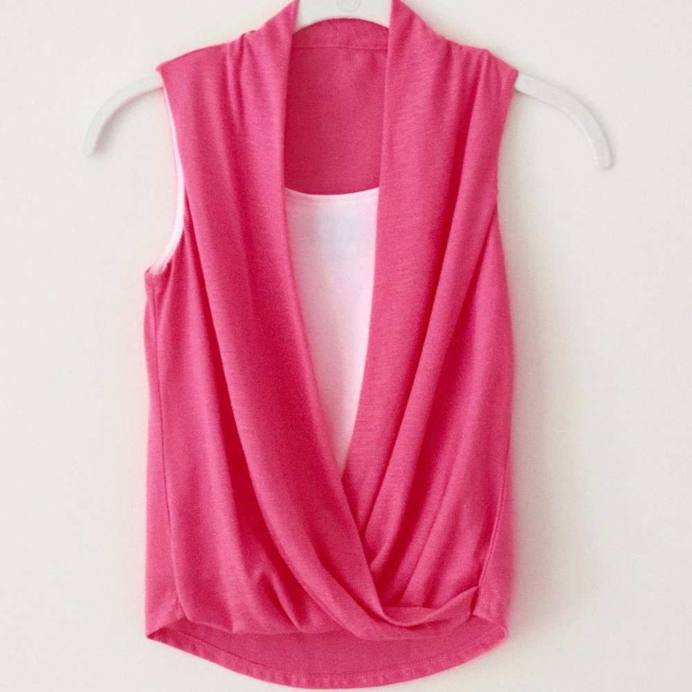 NEW IZ Byer Pink Sleeveless Top - Medium